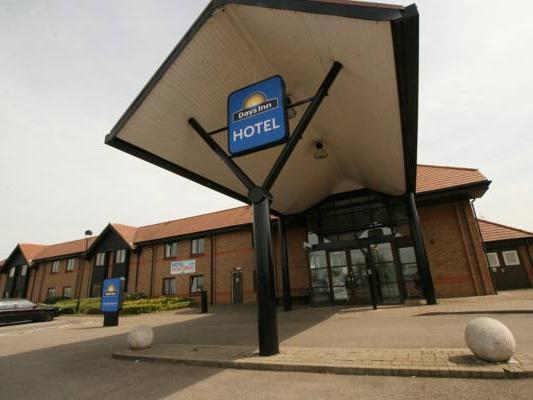 Days Stevenage North Hotel 3*