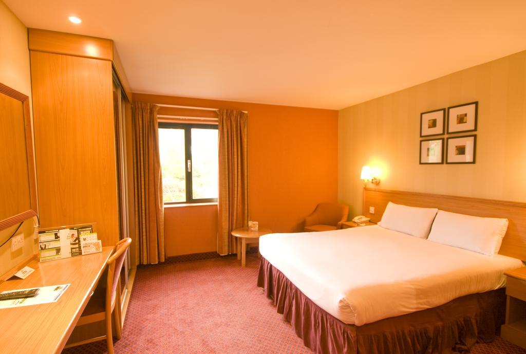Days Stevenage North Hotel 3*